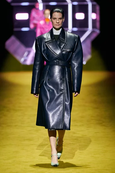 Look 24